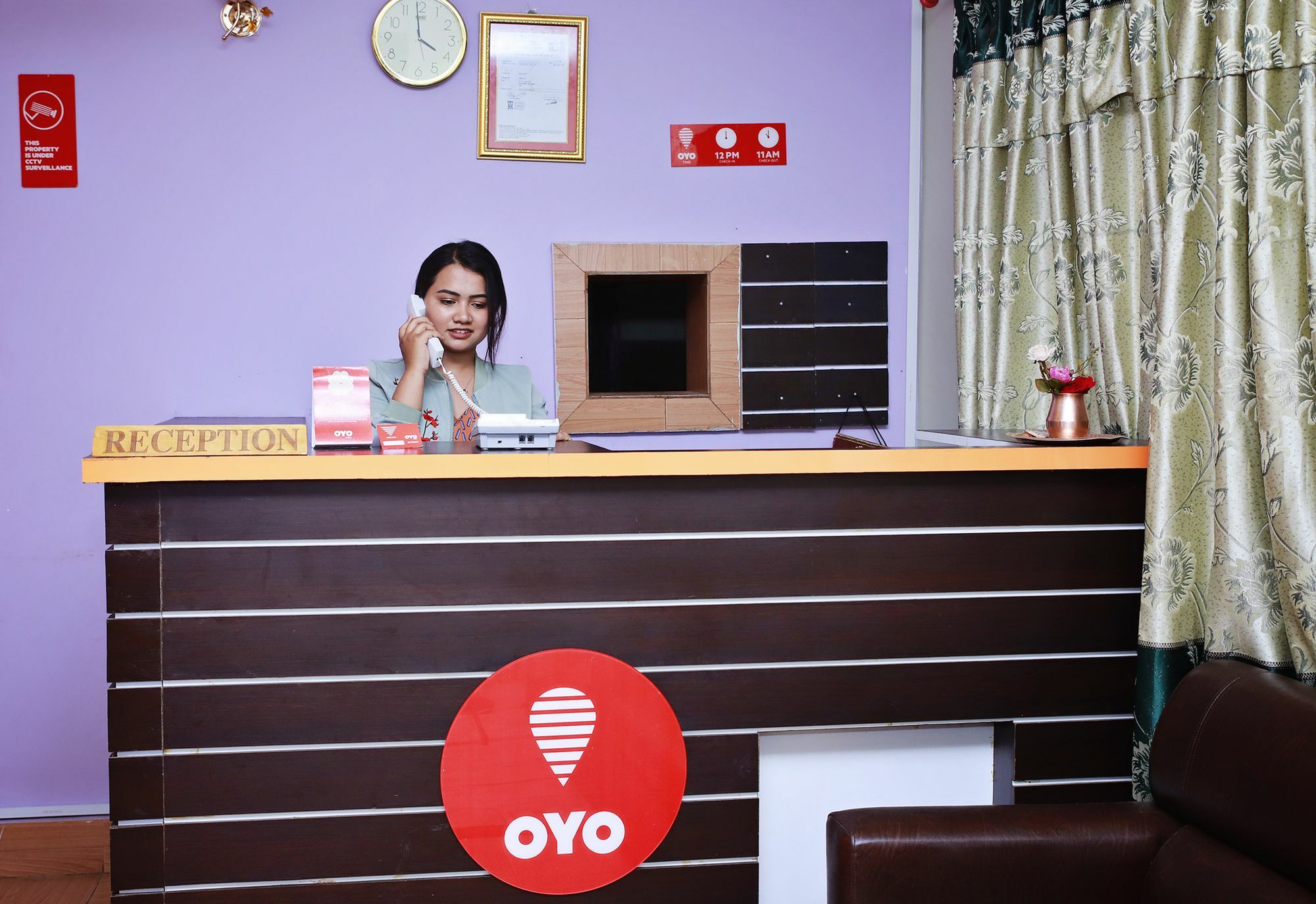 Oyo 575 Api Suites Pokhara Eksteriør billede