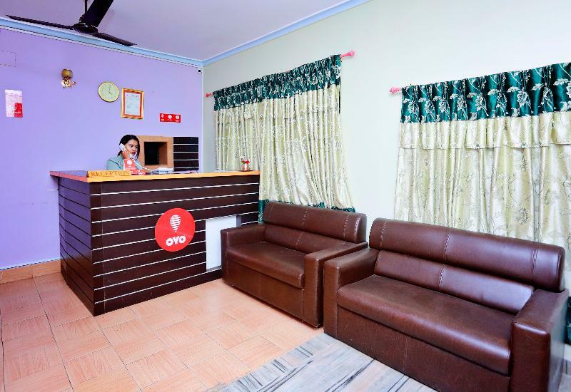 Oyo 575 Api Suites Pokhara Eksteriør billede