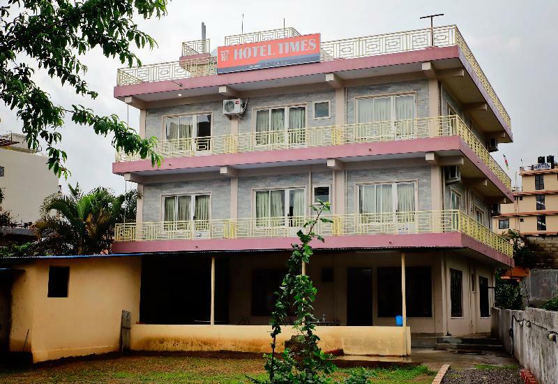Oyo 575 Api Suites Pokhara Eksteriør billede
