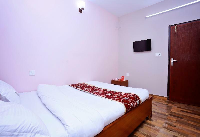 Oyo 575 Api Suites Pokhara Eksteriør billede