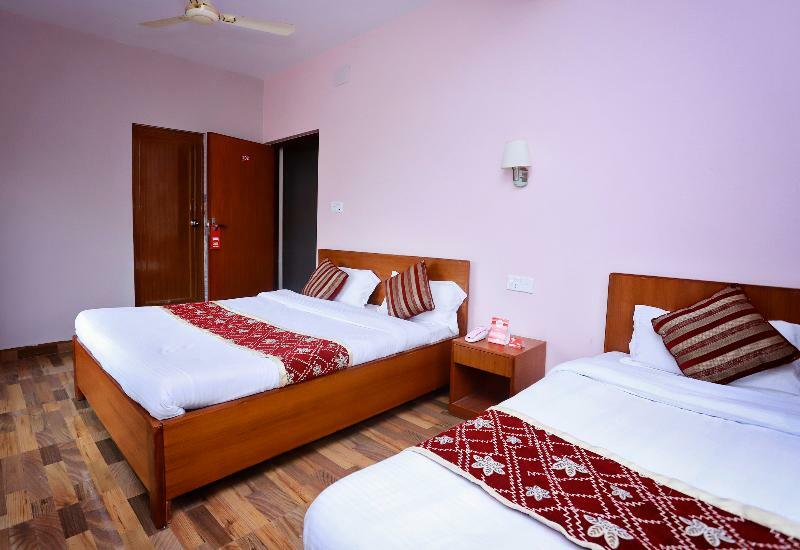 Oyo 575 Api Suites Pokhara Eksteriør billede