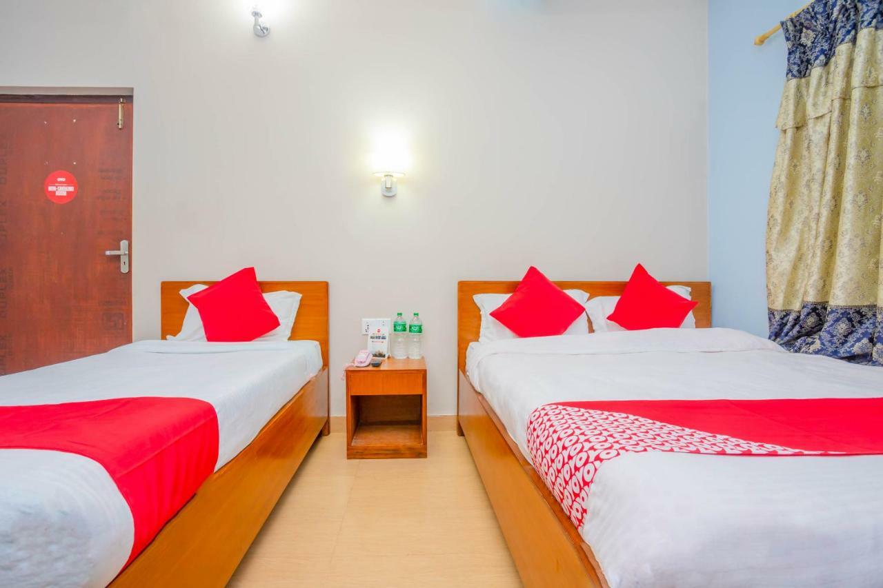 Oyo 575 Api Suites Pokhara Eksteriør billede