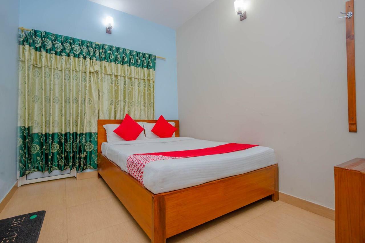 Oyo 575 Api Suites Pokhara Eksteriør billede