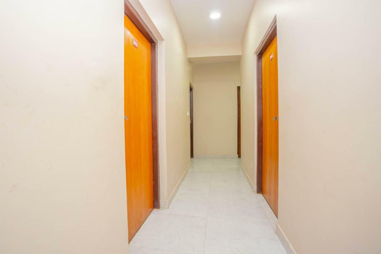Oyo 575 Api Suites Pokhara Eksteriør billede