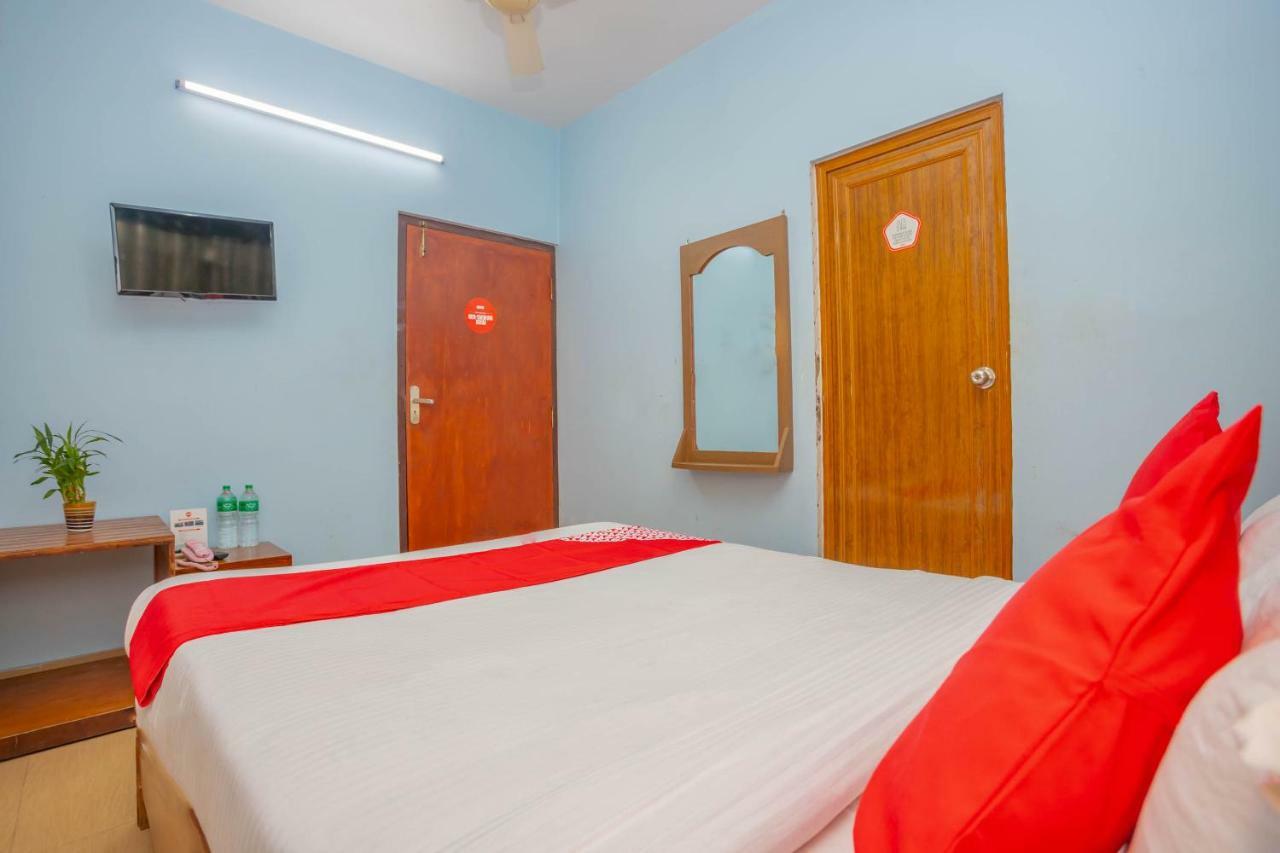 Oyo 575 Api Suites Pokhara Eksteriør billede