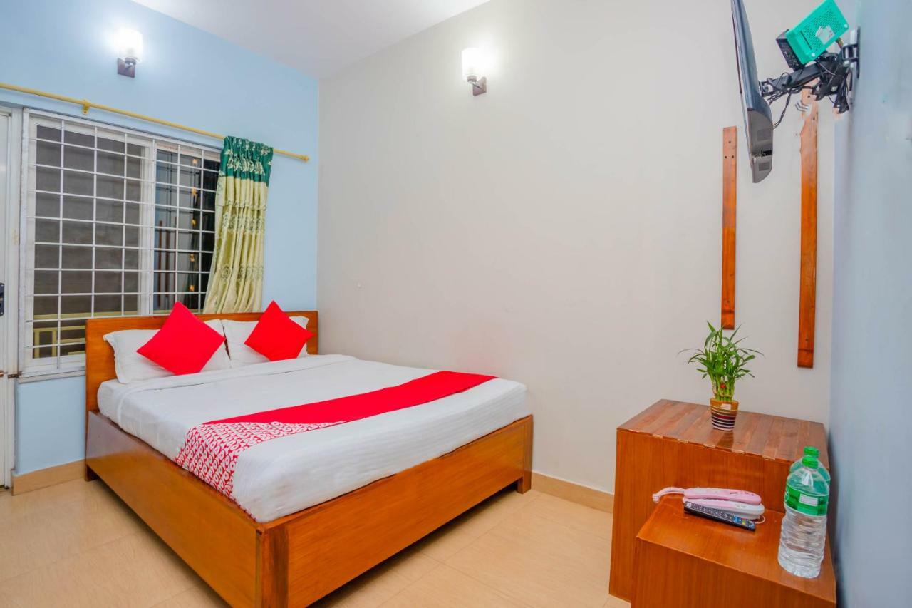 Oyo 575 Api Suites Pokhara Eksteriør billede