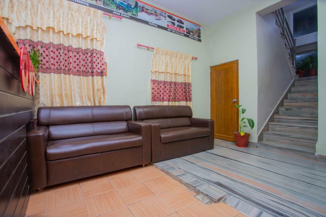Oyo 575 Api Suites Pokhara Eksteriør billede